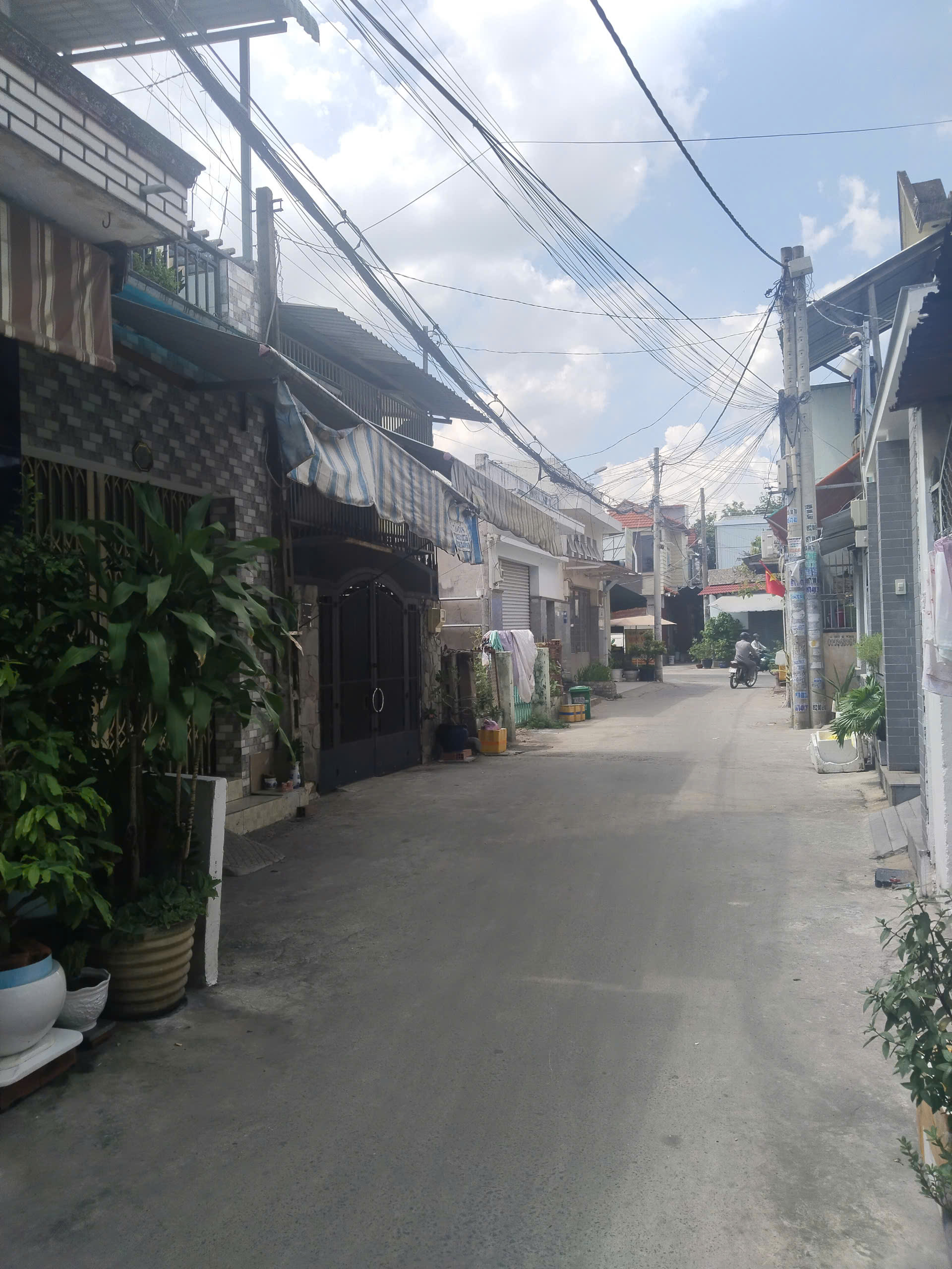 Bán nhà Song Hành Tân Hưng Thuận, Quận 12, 4 x 20m, 2 tầng, Sổ hồng riêng.